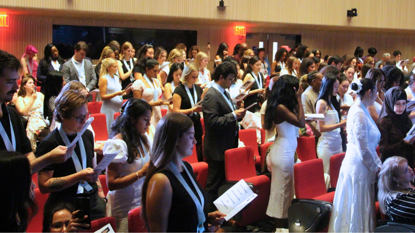 Students reciting the nursing pledge
